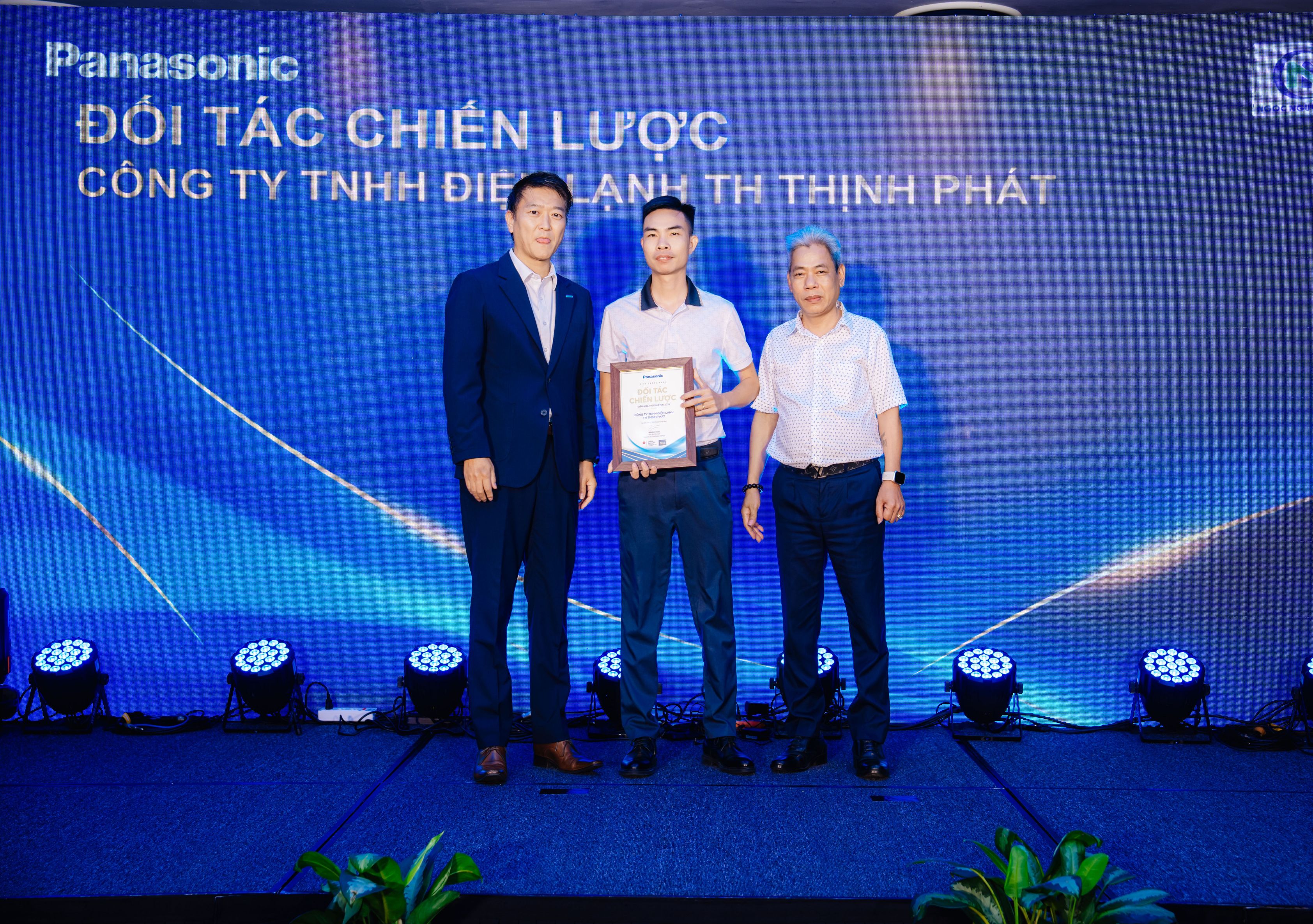 Do xanh la cam tet trung thu my pham banner 891 x 627 mm compressed