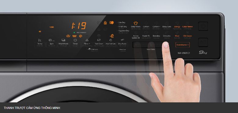 Máy giặt sấy Panasonic NA-V90FC1LVT 9kg Inverter 4 Bảng điều khiển được sử dụng dạng cảm ứng hiện đại và thuận tiện khi thao tác