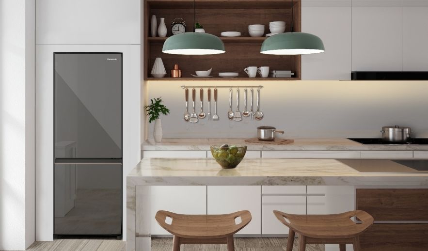 Panasonic NR-BV281BGMV sở hữu thiết kế hiện đại, bề mặt kính sáng bóng