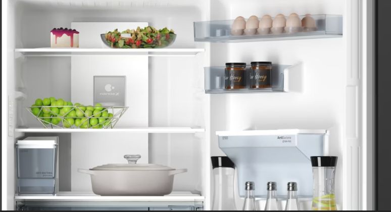 Cùng với đó các khay chứa được bố trí linh hoạt dễ dàng điều chỉnh