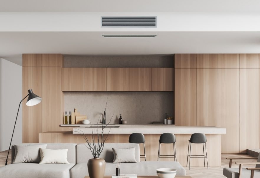 Dàn lạnh được lắp đặt ấm trần chỉ để lộ phần cửa gió tạo sự sang trọng, đáp ứng tính thẩm mỹ cao